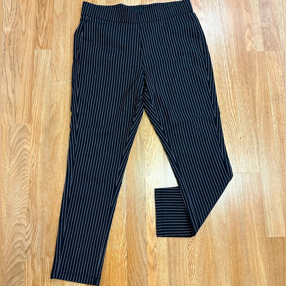 Woman’s Pull-On Dress Pants